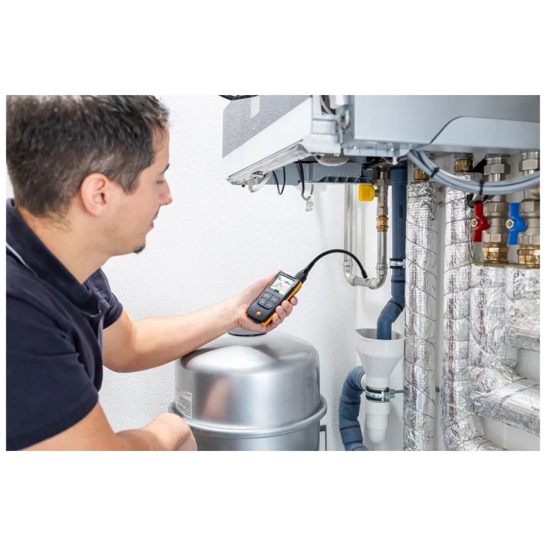 imgi_32_testo-515-application-gas-refrigeration-heating-leak-detection-5-1800x1200.png