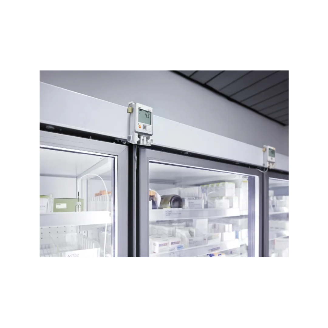 imgi_8_testo-162-t2-_pharma-fridge-with-testo-bottle-2000x1500.png