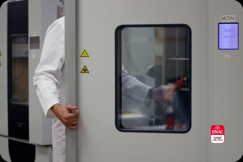 Calibraci&oacute;n Medios Isotermos &middot; Temperatura y Humedad ENAC